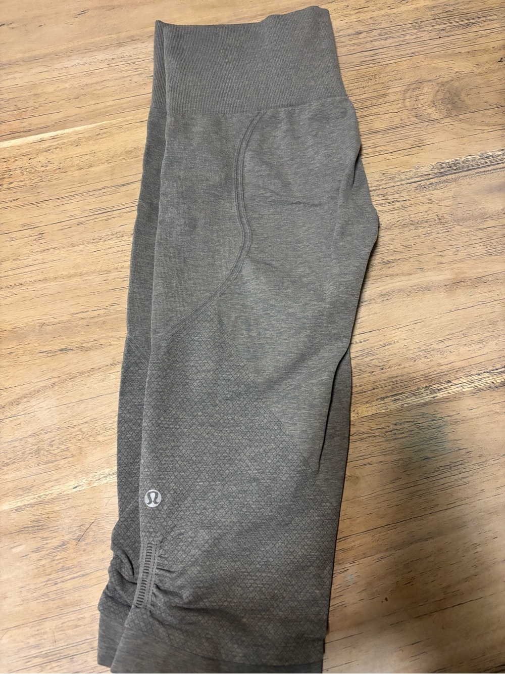 Lululemon Active Capri Cropped Leggings Ruched Scrunched